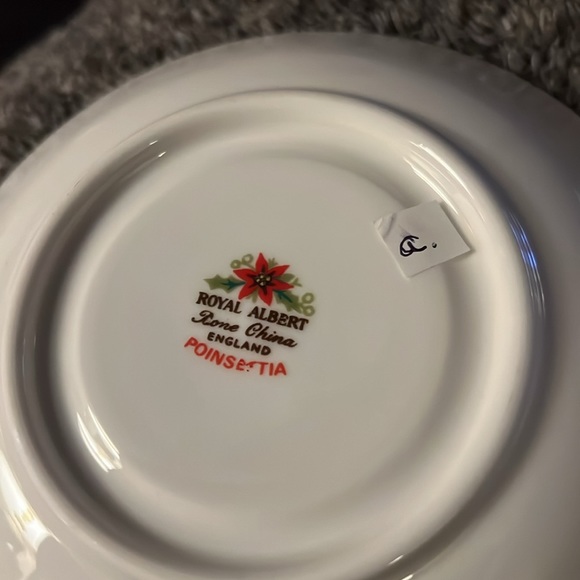 ROYAL ALBERT POINSETTIA SAUCER ONLY, BONE CHINA ENGLAND VINTAGE REPLACEMEBT - Picture 9 of 9